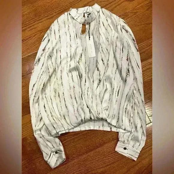 SALE!! Waverly Grey Striped Dress Top Sz 2 Office Going Out Fancy Dressy - Picture 1 of 4